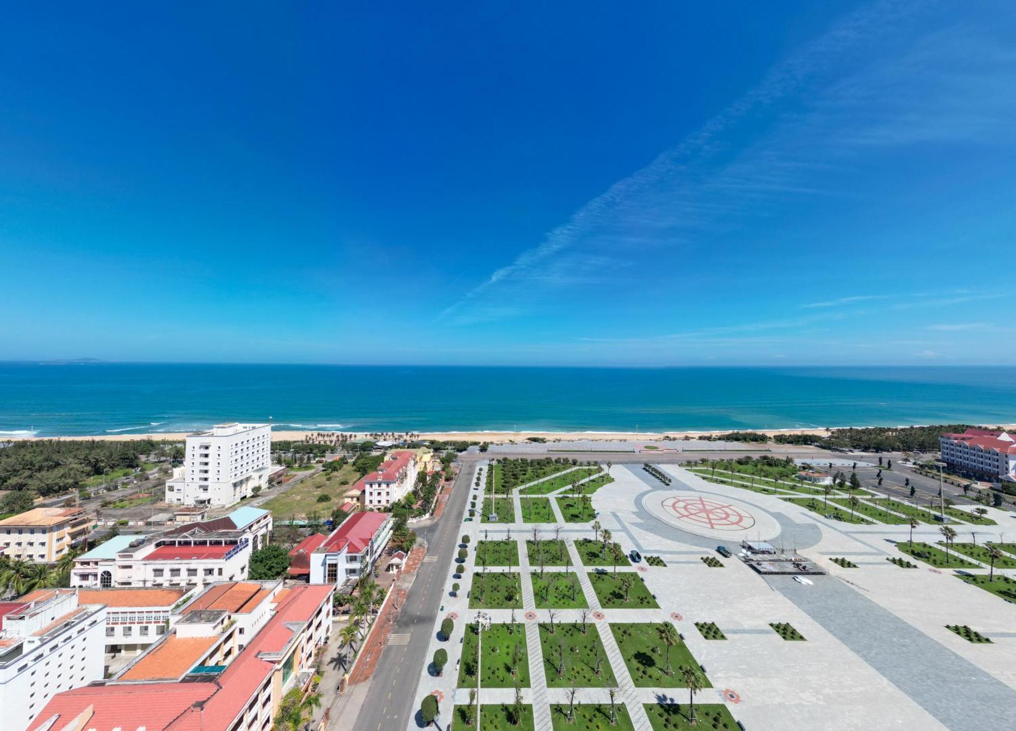 Wink Hotel Tuy Hoa Beach - 24Hrs Stay & Rooftop Pool Bar Exteriér fotografie